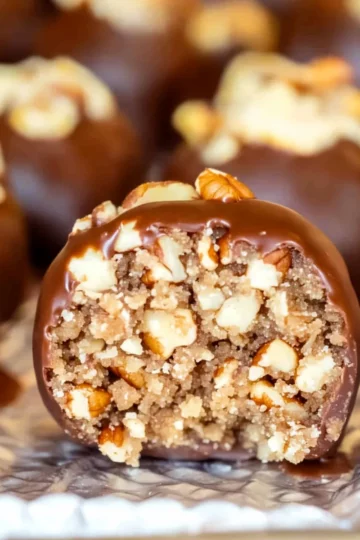 Pecan Pie Balls (No-Bake) 32 Pecan Pie Balls (No-Bake)