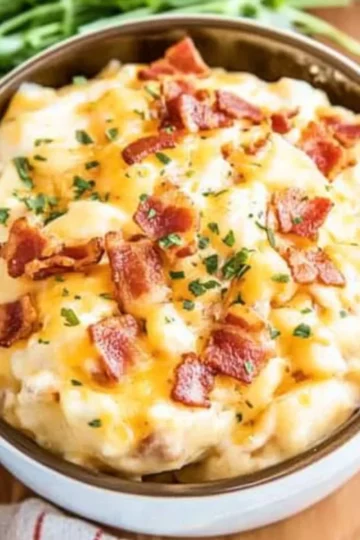 Slow Cooker Cheesy Bacon Potatoes